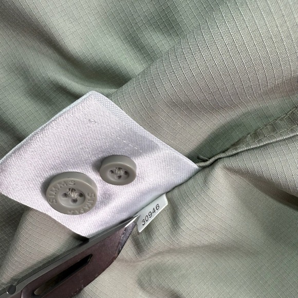 Simms Button Up Shirt Men XL Beige Long‎ Sleeve Fishing Gore Creek Fly Fisherman - Picture 10 of 16